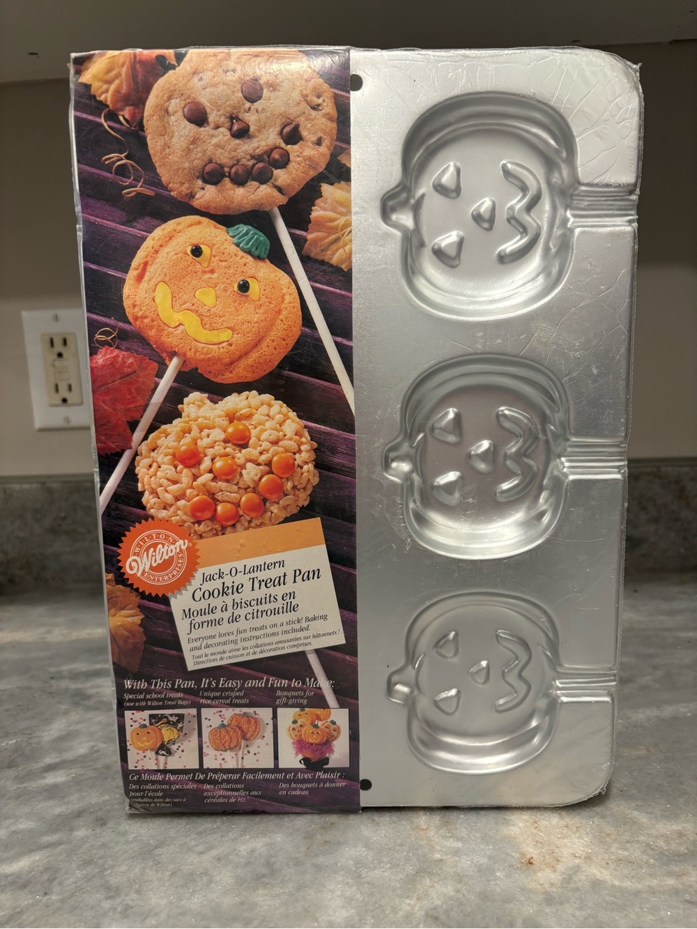 1998 Wilton Jack-O-Lantern Aluminum Pan Halloween Cookie Baking Nostalgic